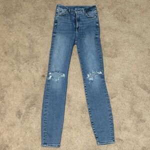 Ripped Skinny Jeans. H&M.